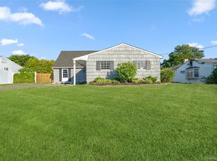 117 Stuyvesant Dr, Port Jefferson Station, NY 11776