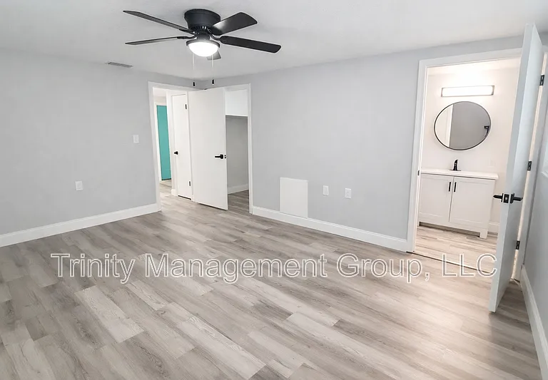5808 Consuello Dr — Photo 16
