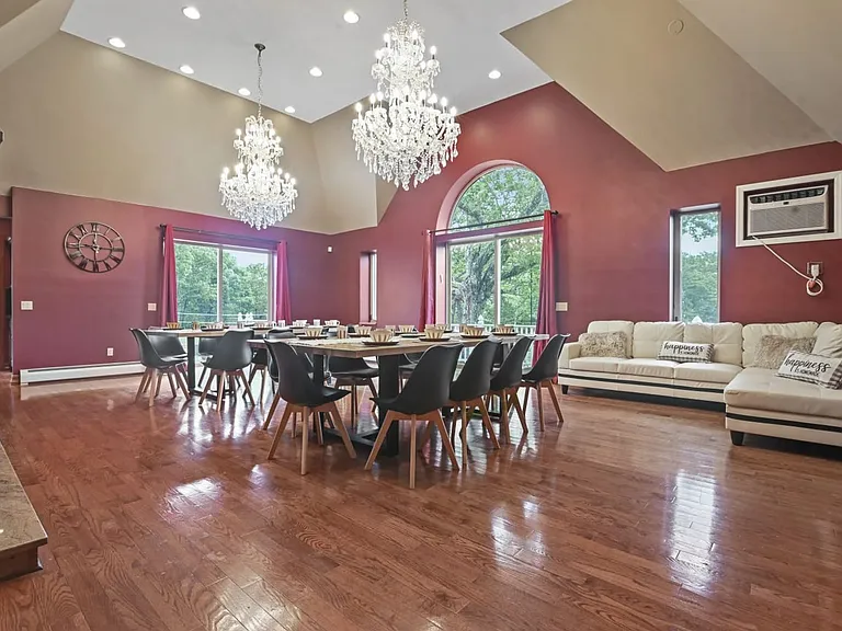 133 Montanesca Rd — Photo 24