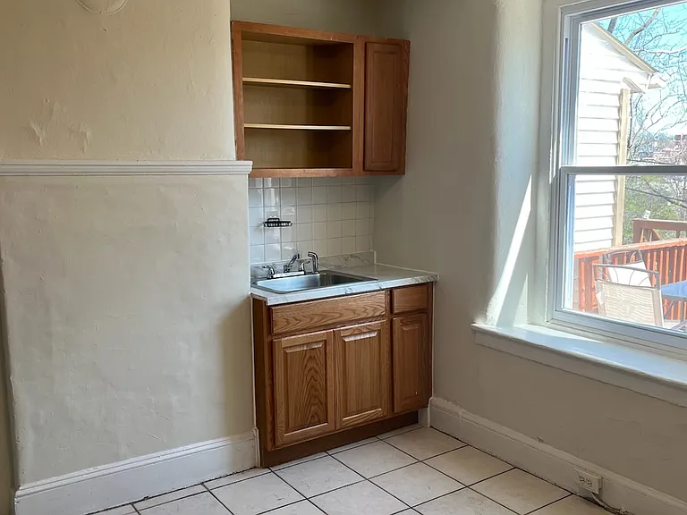 204 Pearl St — Photo 6