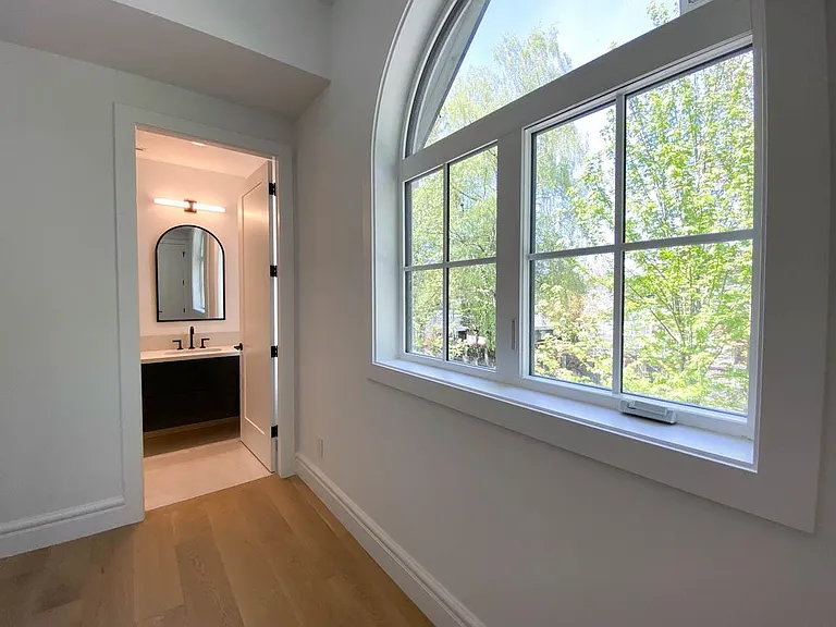1368 W 43rd Ave #UPPER — Photo 15