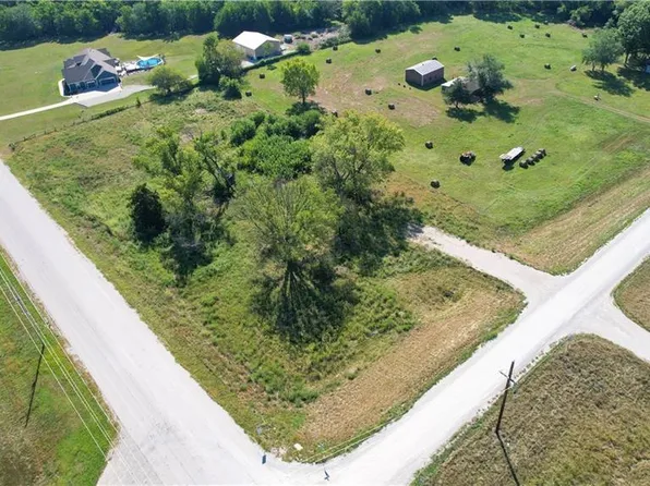 31065 W 199th St, Edgerton, KS 66021
