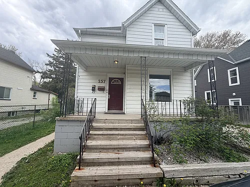 257 Vidal St S #1 Photo 1