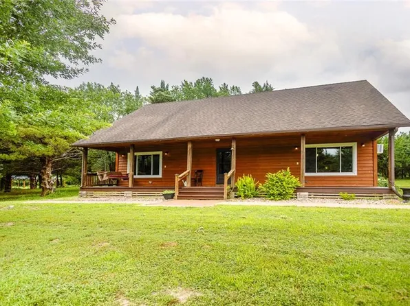 28784 E 1300th Rd, Garnett, KS 66032