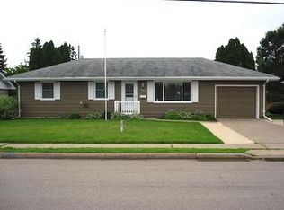 1190 Kane St, Dubuque, IA 52001