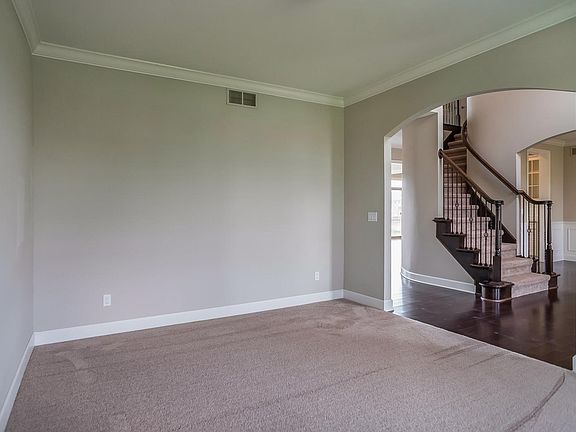 3rd image of 23016 Cyprus Dr