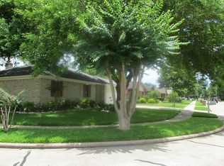 214 Regency Dr, Deer Park, TX 77536