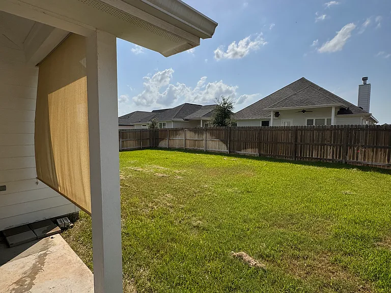 1923 Cambria Dr — Photo 11