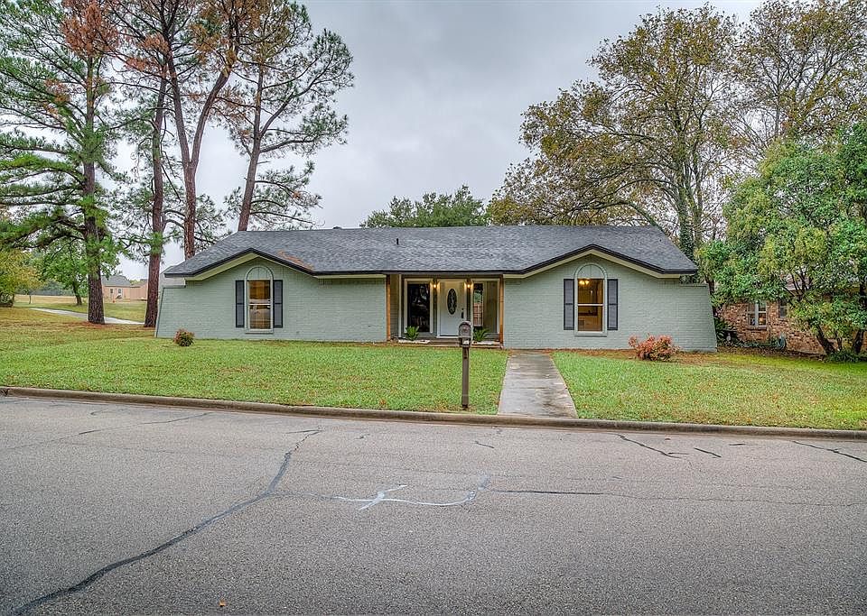 1st image of 510 Deer Dr