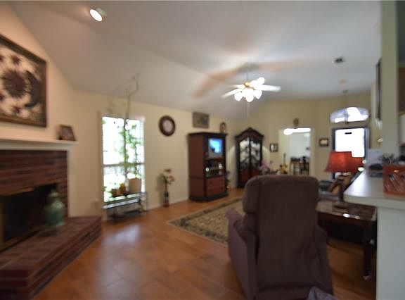 4th image of 218 Parkway Ct