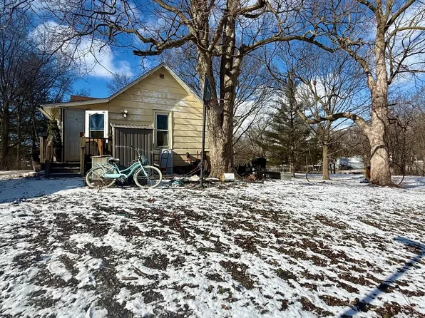 301 4th St, Fisher, IL 61843