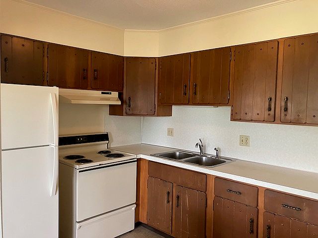1st image of 404 Fairway Ave #404