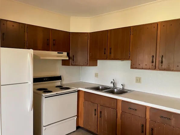 404 Fairway Ave #404, Turners Falls, MA 01376