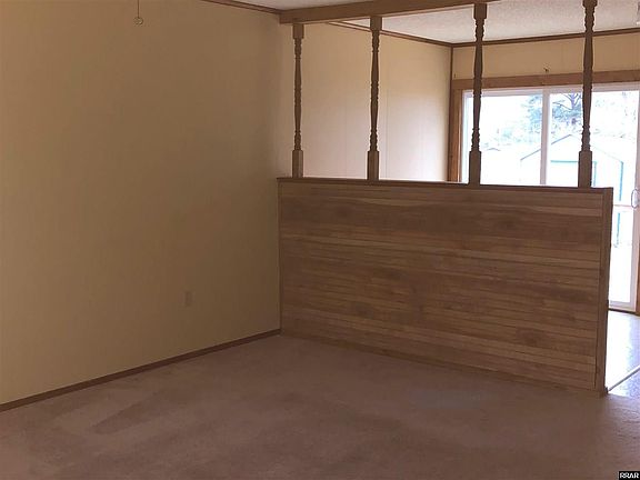 3rd image of 255 Legens St