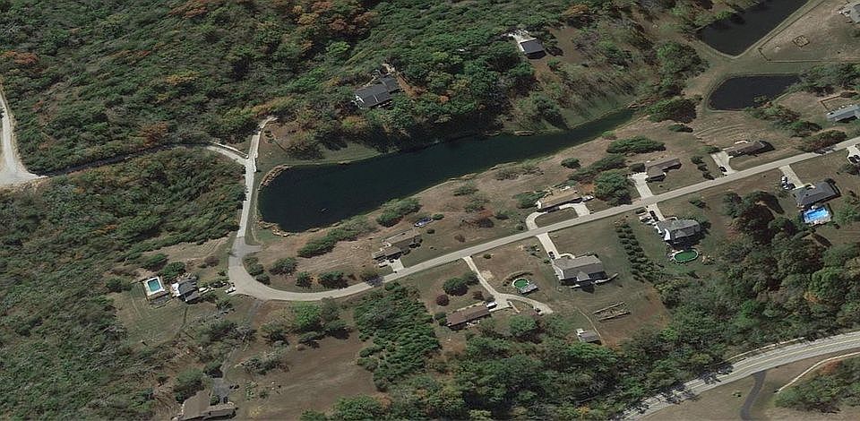 2nd image of Stonegate Dr