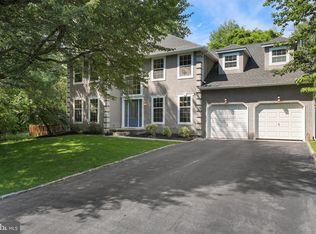 8 Victoria Ct, Medford, NJ 08055