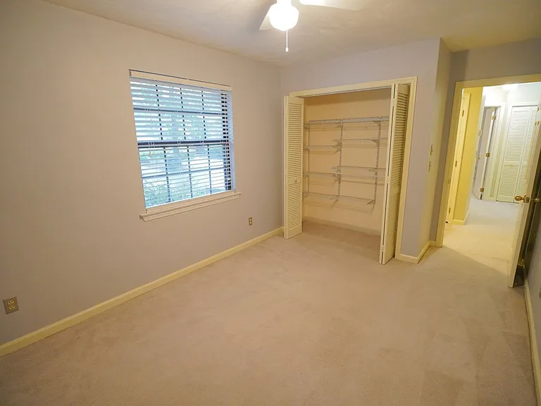 4424 Stratfordshire Ct — Photo 22