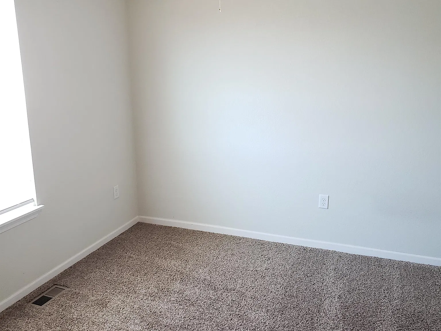 Reghan Place - 6410 — Photo 4