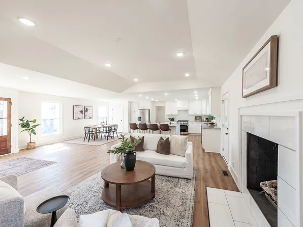 704 Emily Dr, Goodlettsville, TN 37072