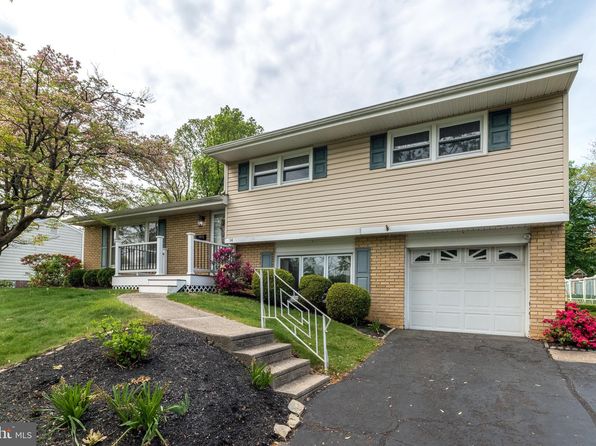 14 Rita Rd, Morrisville, PA 19067