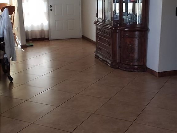 3rd image of 4955 Essex Dr