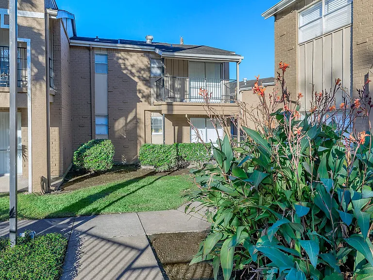 Serenity Apartments — Photo 17