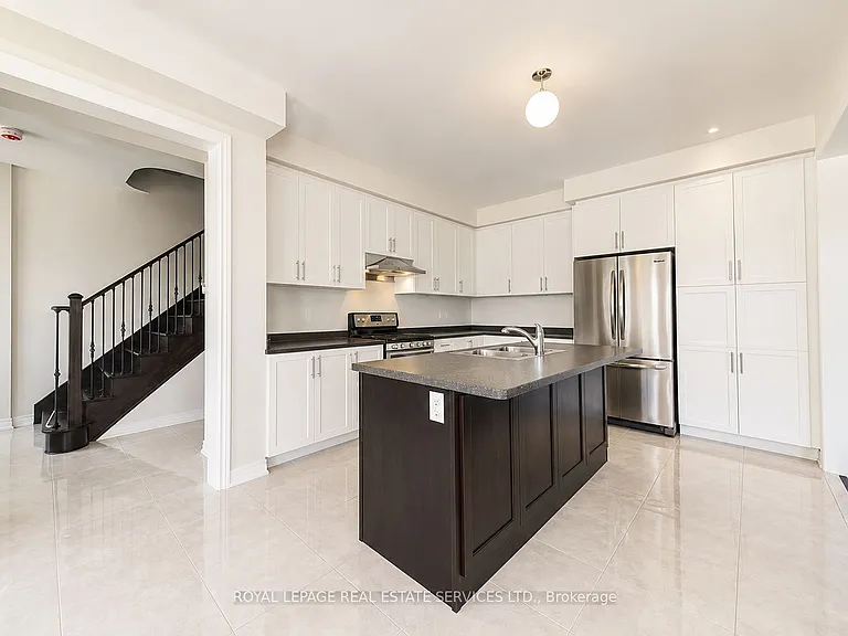 539 Settlers Rd W — Photo 5