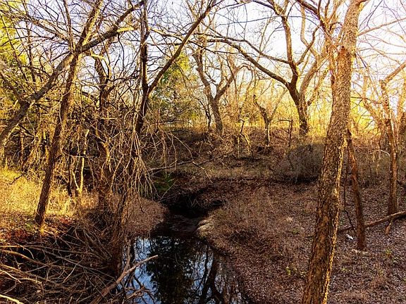 2nd image of 2805 Edmond Rd NE