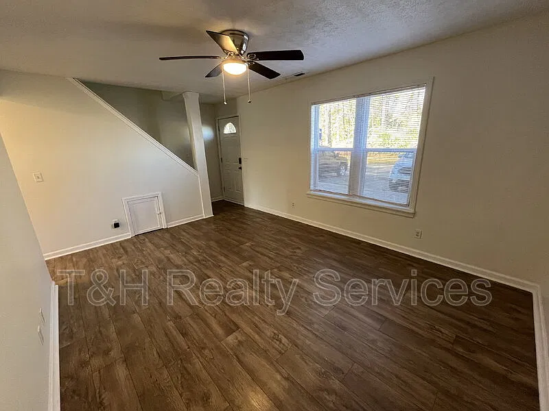 3 bed, 2.0 bath, 1478 sqft, $1,125 — Photo 3