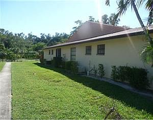 2nd image of 4284 Woodstock Dr APT B