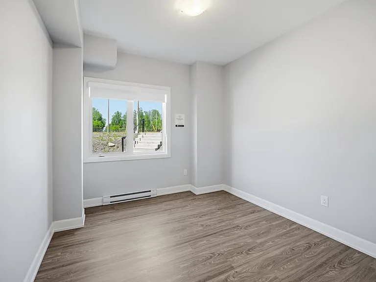 2396 Cleroux Cres #108 — Photo 8