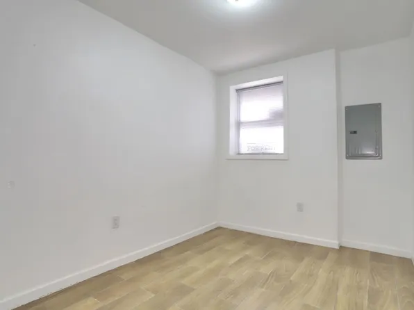 18 Wallis Avenue image 10 of 27