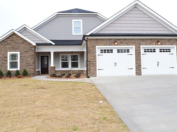 3rd image of 570 Live Oak Dr