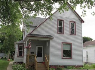 505 S 14th St, Escanaba, MI 49829