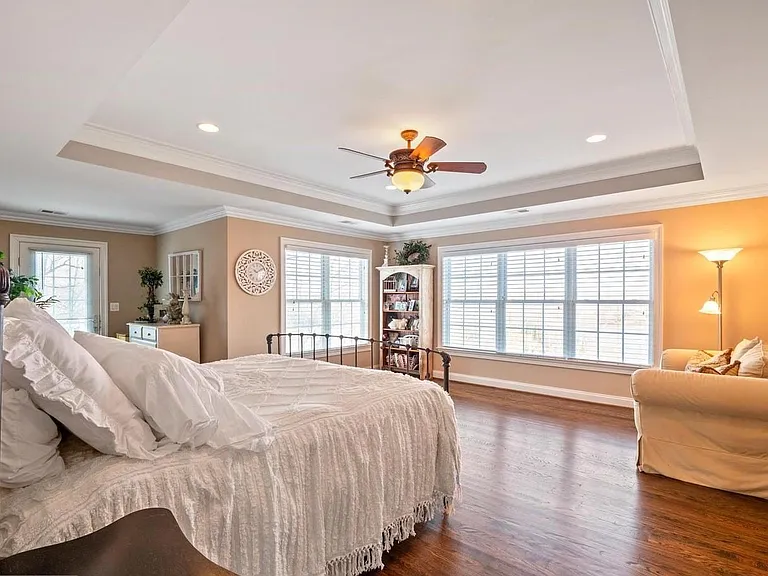 8100 Longtree Rd — Photo 25