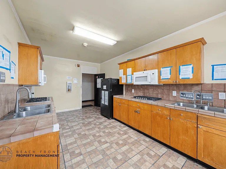 402 N. Soto St. — Photo 9