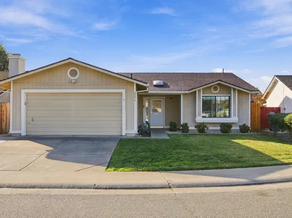 8236 Summer Falls Cir, Sacramento, CA 95828