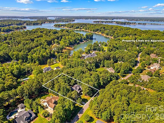 3rd image of 164 Bayberry Creek Cir