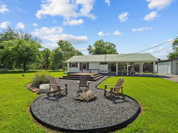 4901 S Elm Ave, Santa Fe, TX 77517