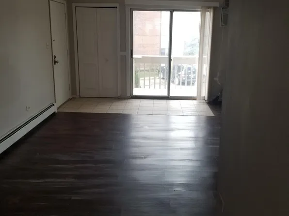 2214 W Nichols Rd, Arlington Heights, IL 60004