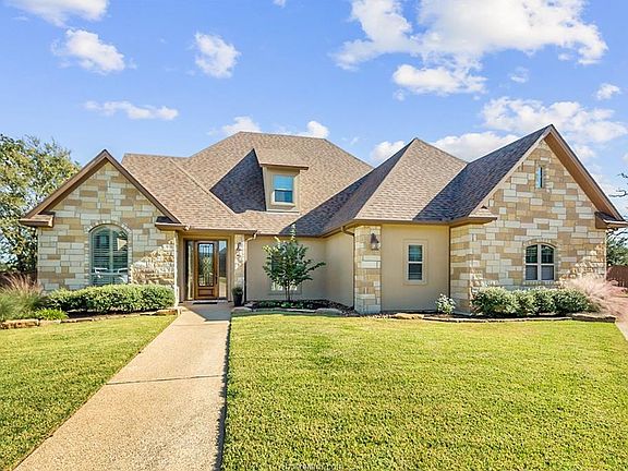 2nd image of 2403 Lancaster Ct