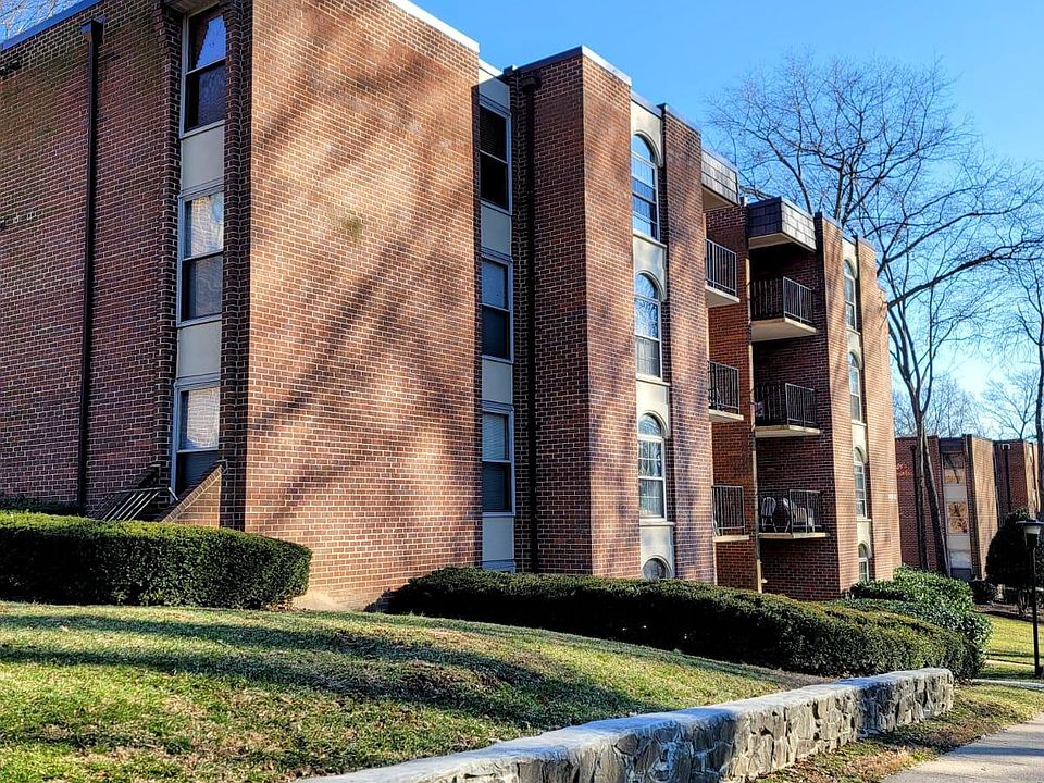 1st image of 3318 Woodburn Village Dr APT 31