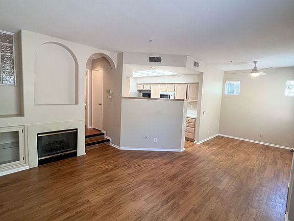 3rd image of 102 Santa Barbara Ct