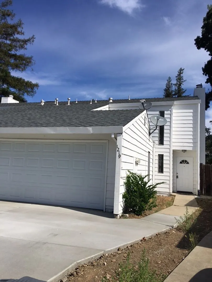 1219 Payne Ct photo 1
