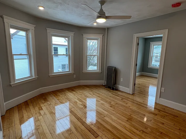 11 Burnham St #2F — Photo 6