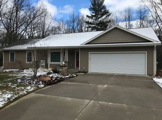 4948 Sand Dr, Holland, MI 49424