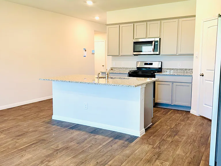 169 Gablynn Cv — Photo 10
