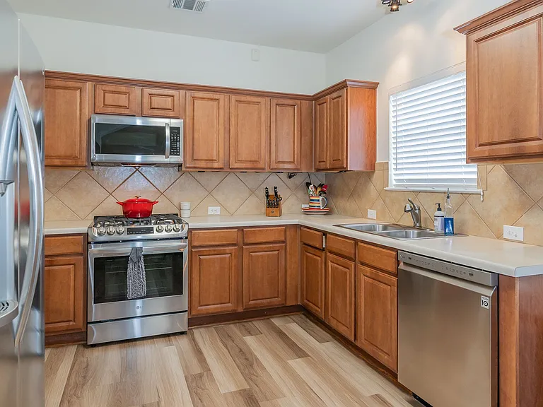4004 Rocky Shore Ln — Photo 2