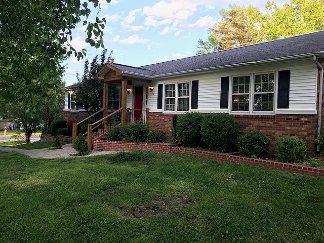 1st image of 128 Kingston Ave