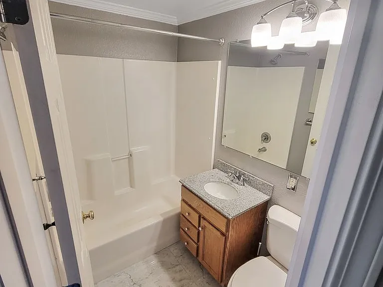 1208 Juniper St — Photo 7